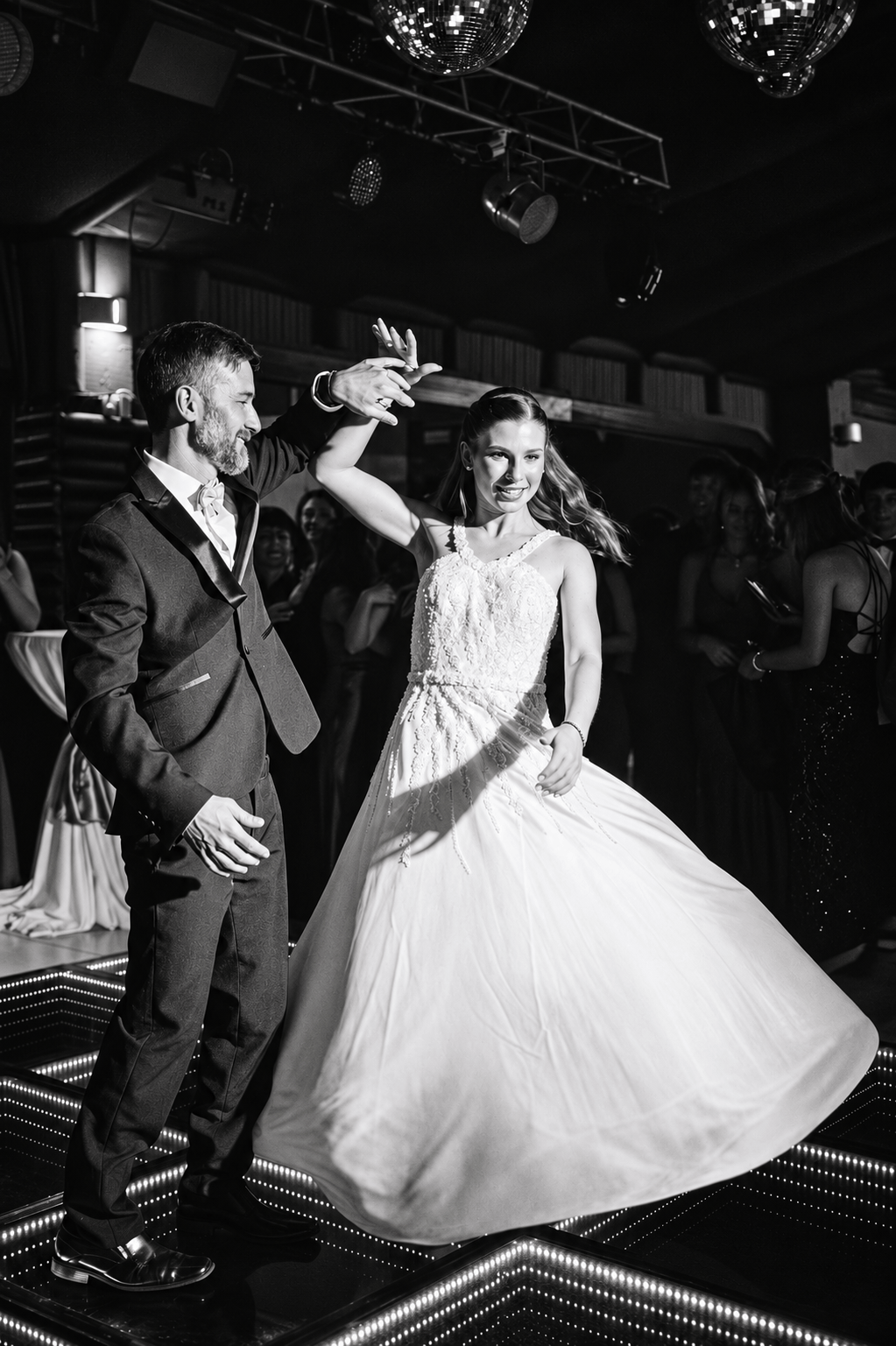 Fotografia de cumpleaños de 15 vals salón Illuogo